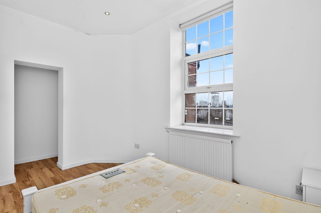 Property photo 3 of 10 Pbox-Img.Jpg