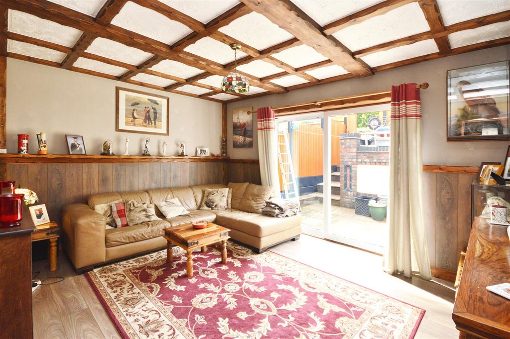 Property photo 2 of 17 Sitting Room