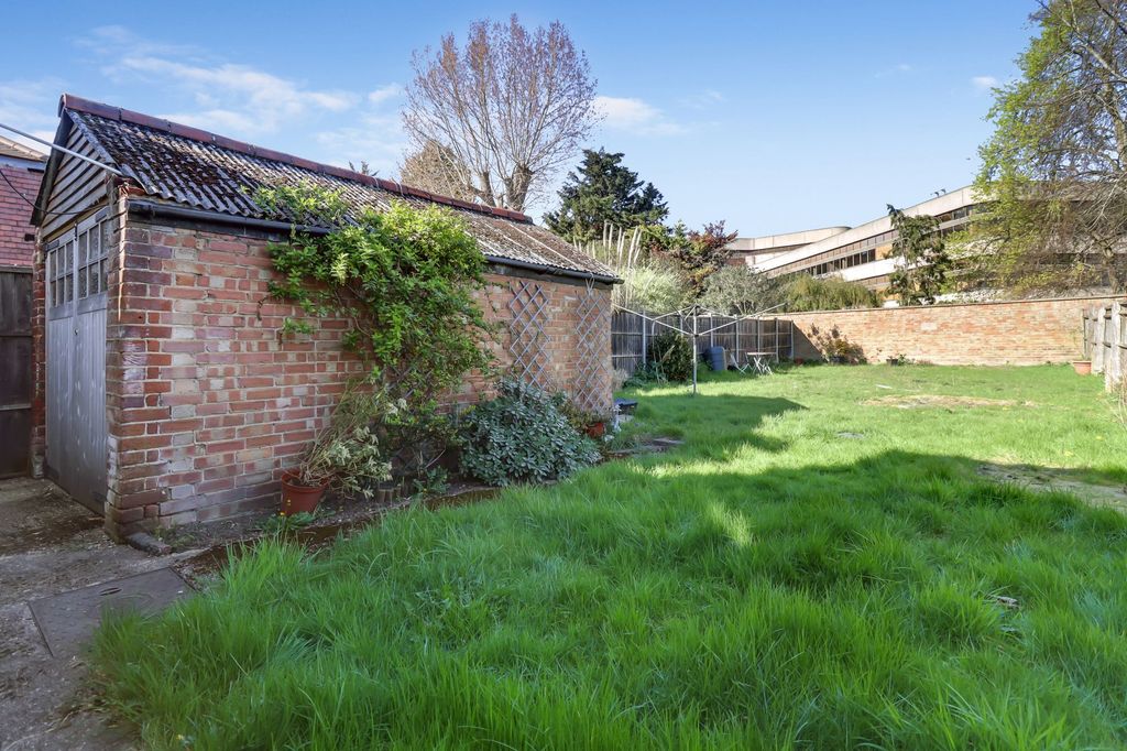 Property photo 2 of 16