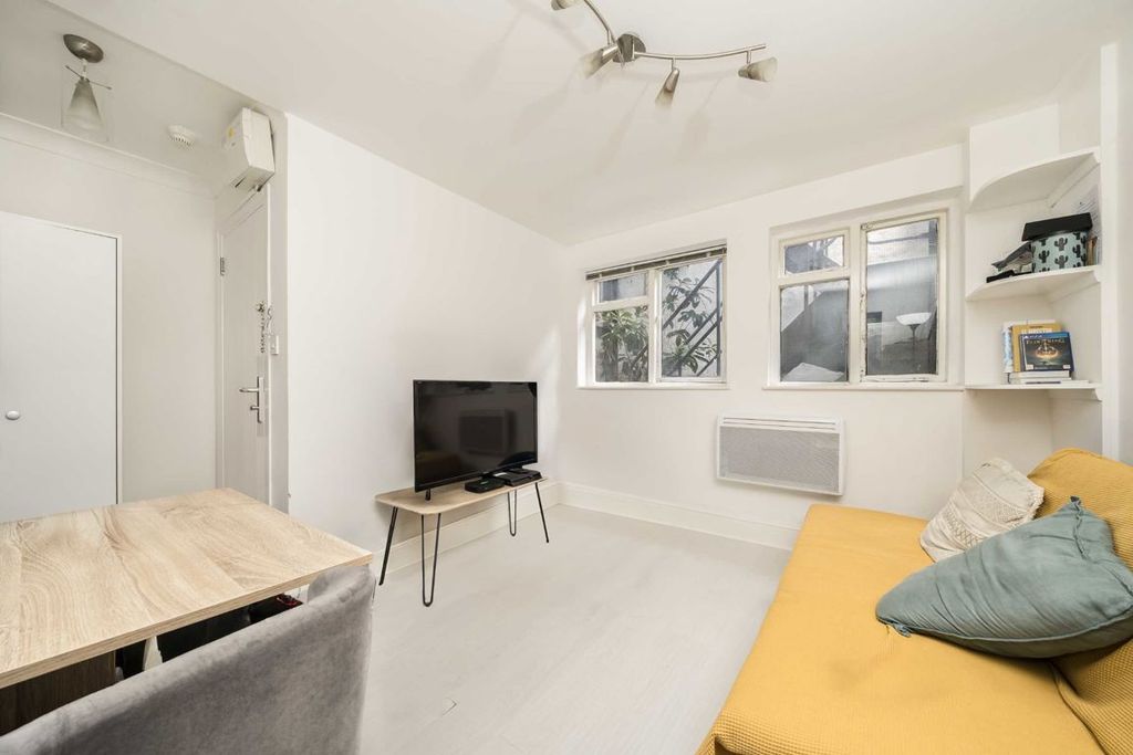 Property photo 1 of 4