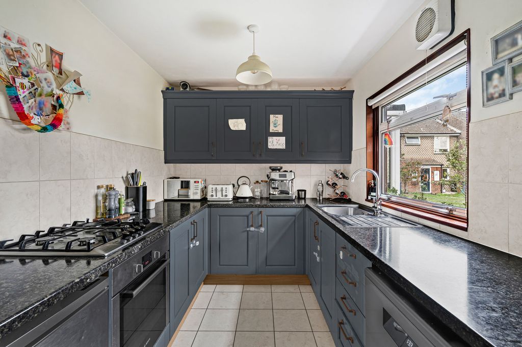 Property photo 3 of 15 4_93851