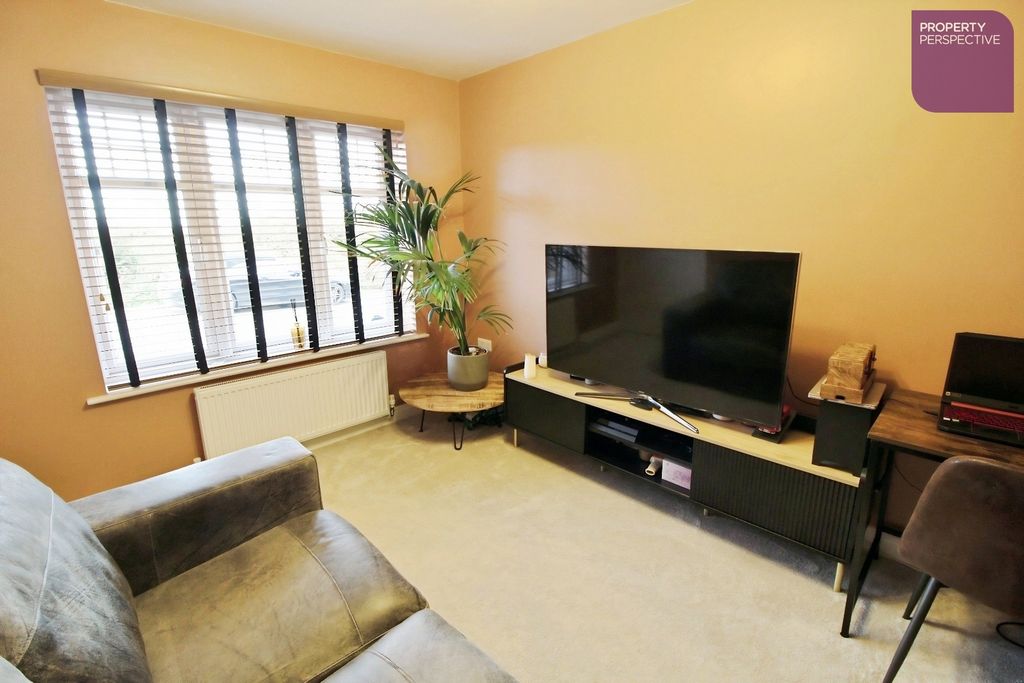 Property photo 3 of 20 Sitting Room