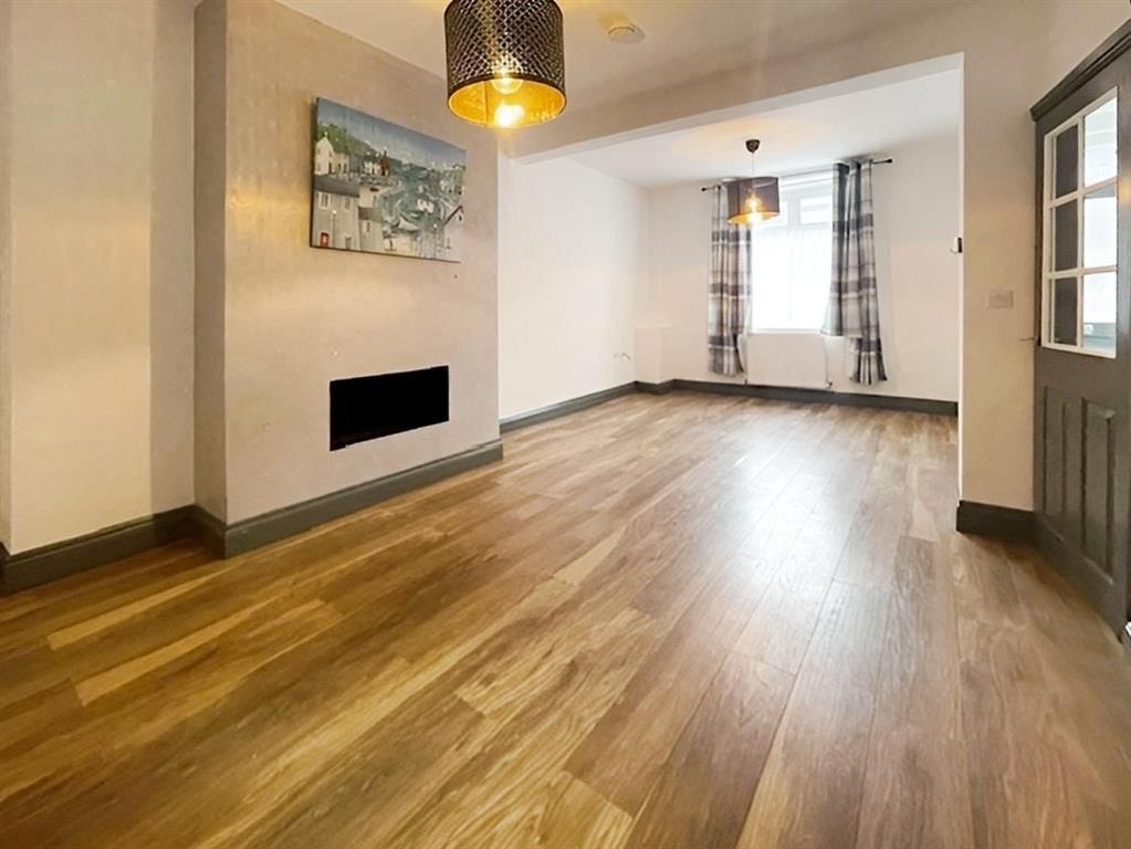 Property photo 2 of 7 Living Room