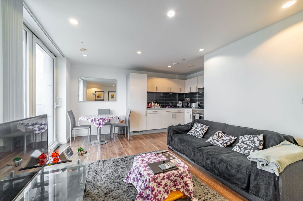 Property photo 3 of 14