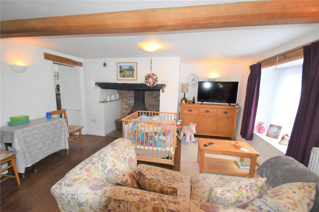 Property photo 2 of 9 Uffculme Seddons