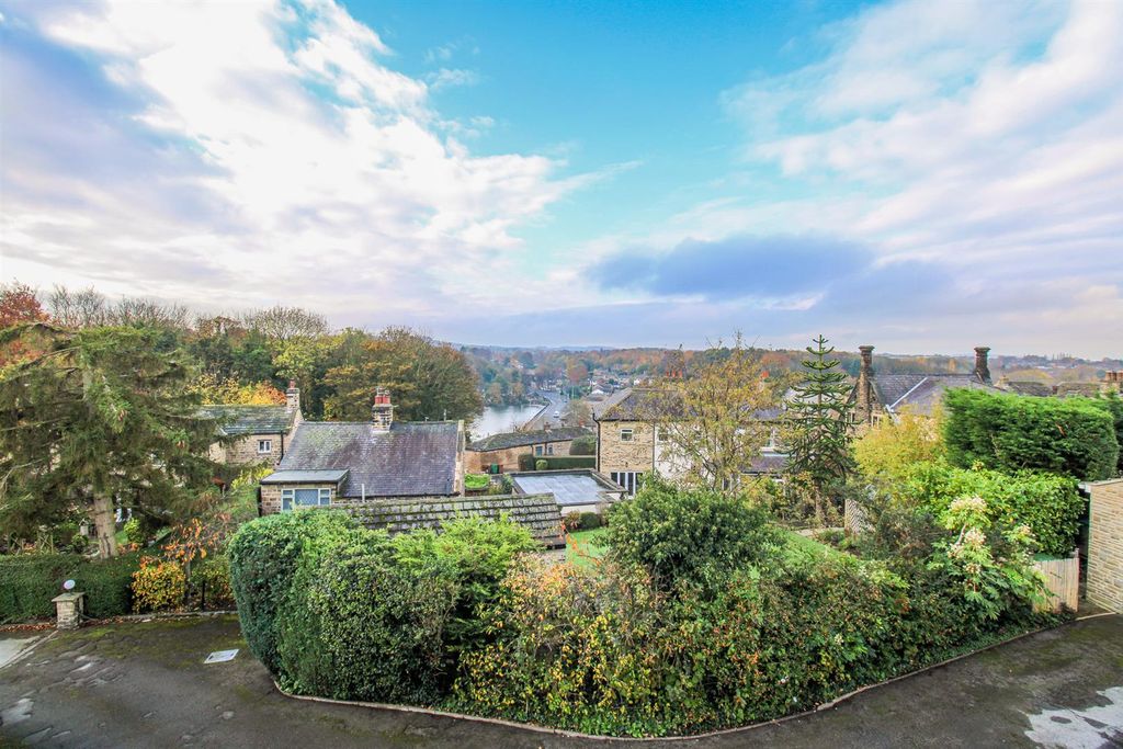 Property photo 2 of 26