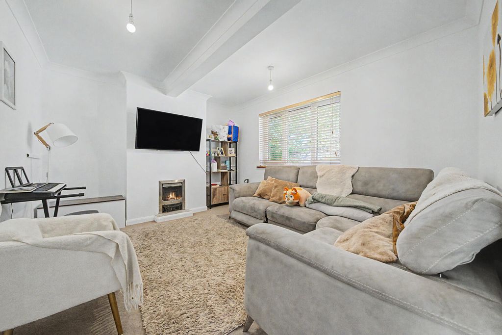 Property photo 3 of 10 Living Room