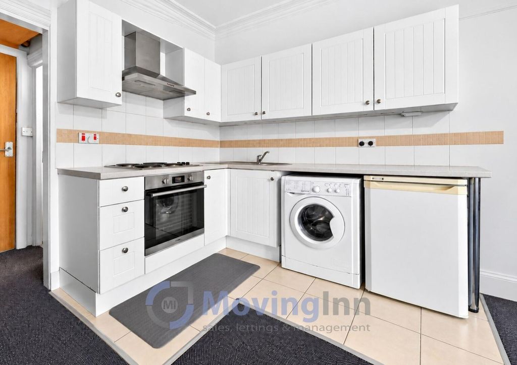 Property photo 2 of 11 Kitchen