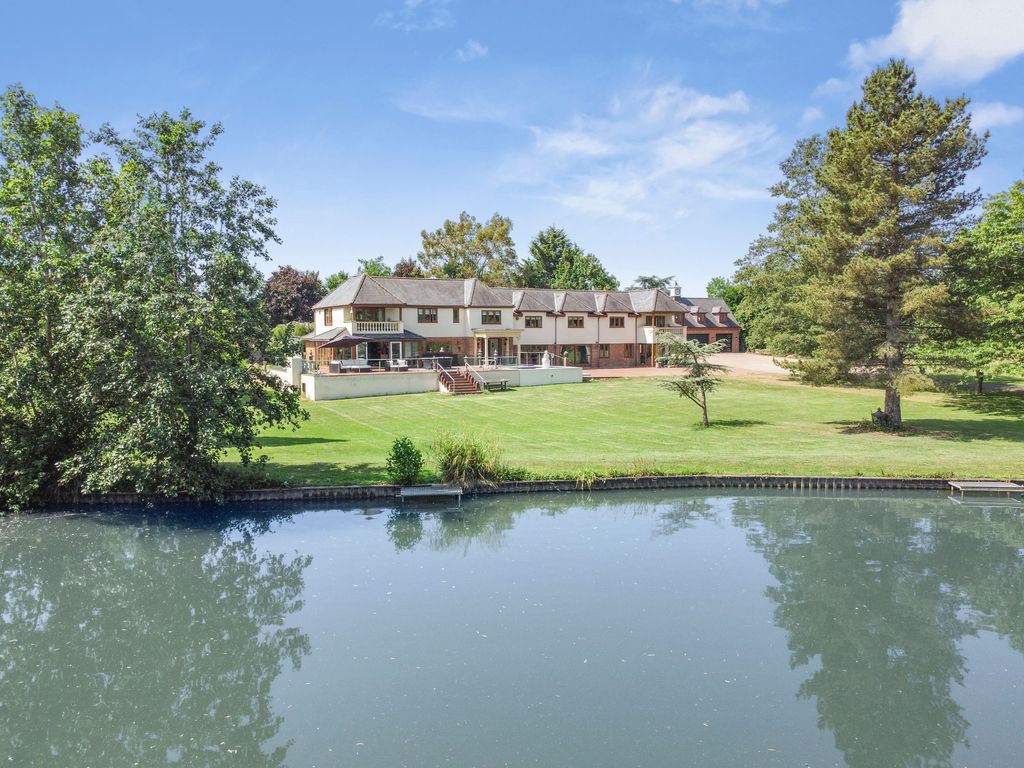 Property photo 1 of 42