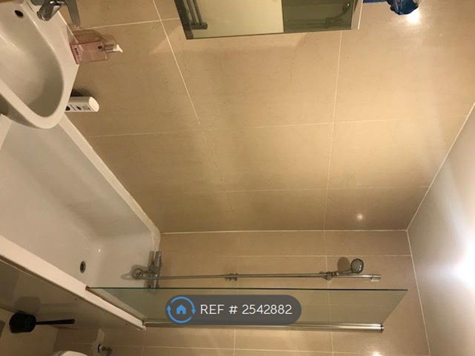 Property photo 3 of 34 Bathroom