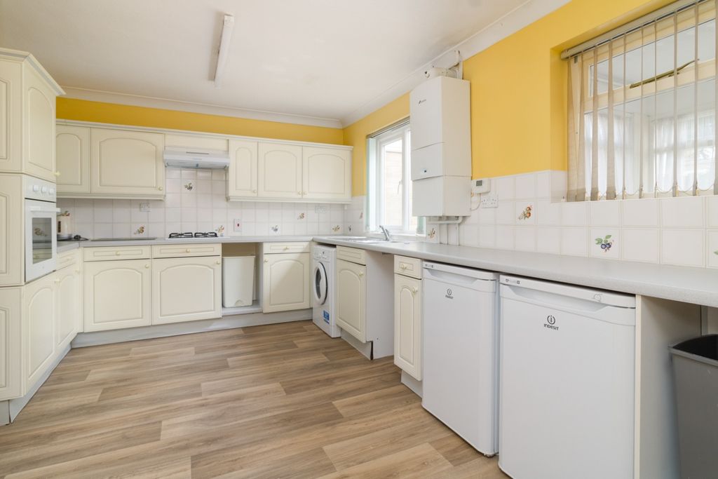 Property photo 2 of 10 1063343