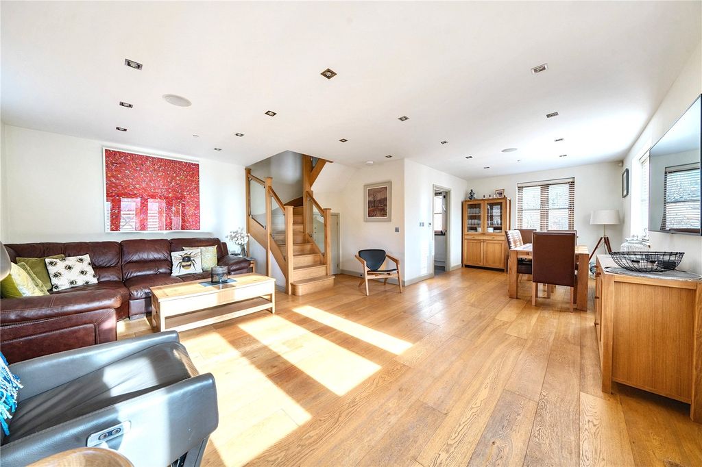 Property photo 3 of 33 Picture No. 20