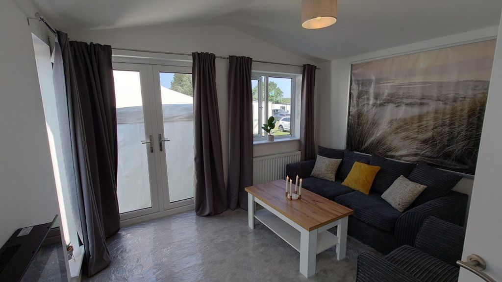 Property photo 3 of 7 Lounge 2.Jpg