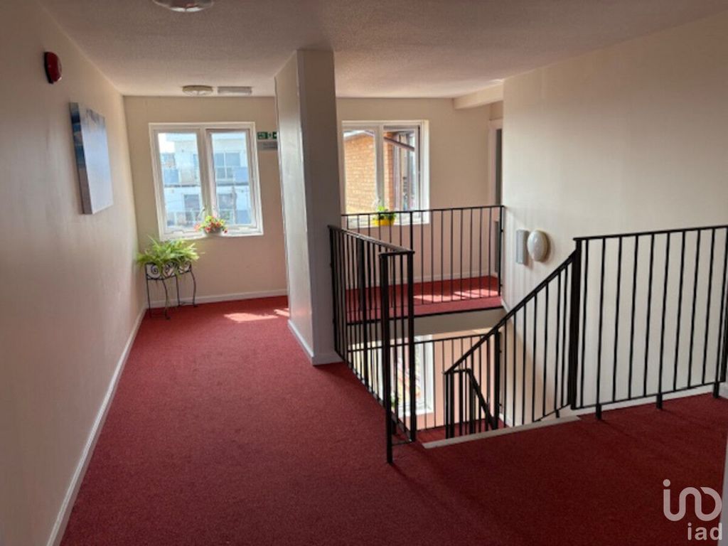 Property photo 3 of 25