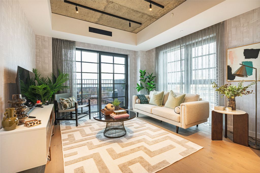 Property photo 1 of 27 20250918_Canada Water_The Founding_Apartment1501_001.Jpg