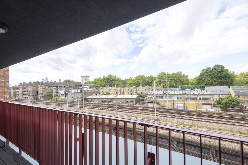Property photo 3 of 11 Balcony