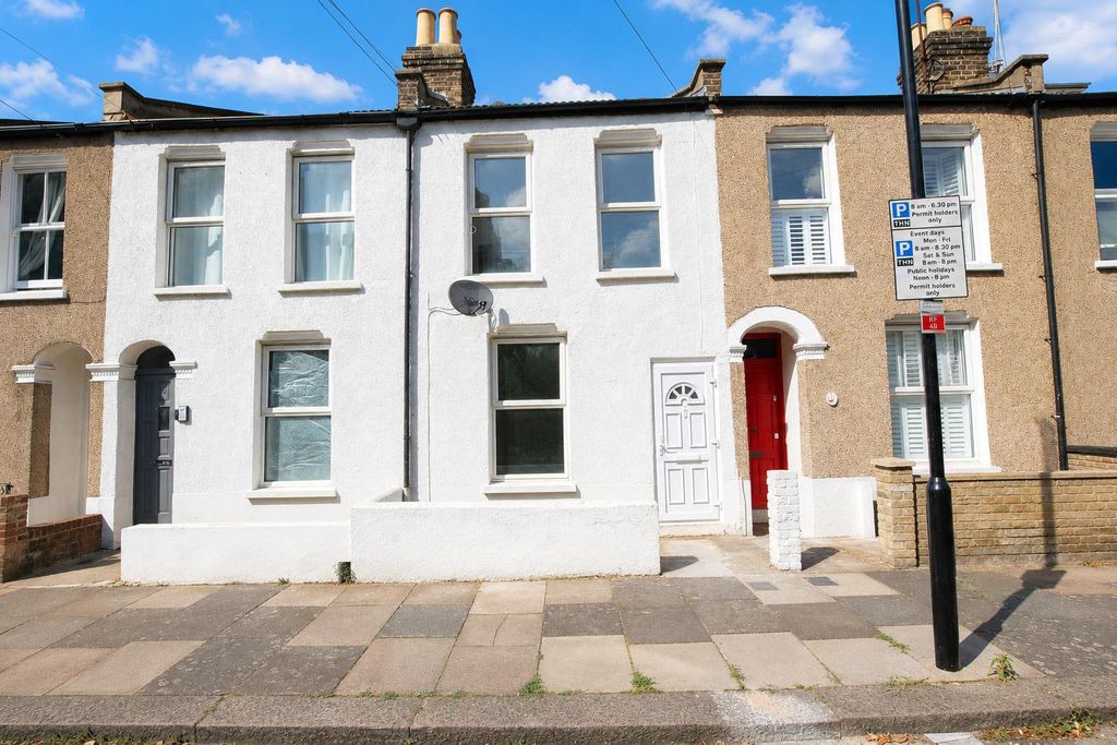 Property photo 1 of 9