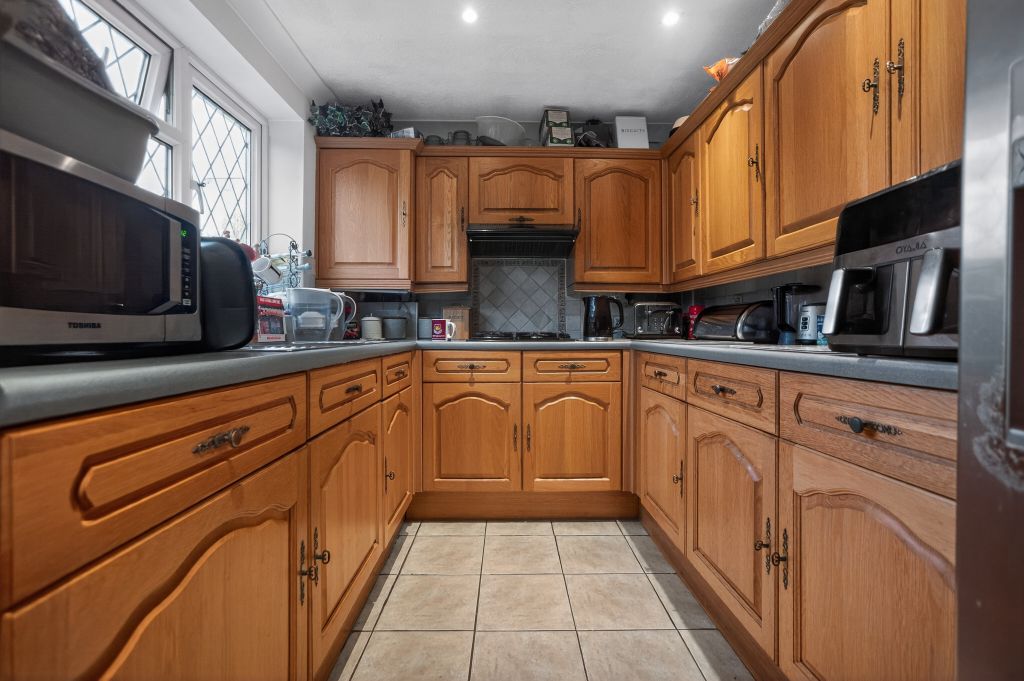 Property photo 2 of 20 Kitchen