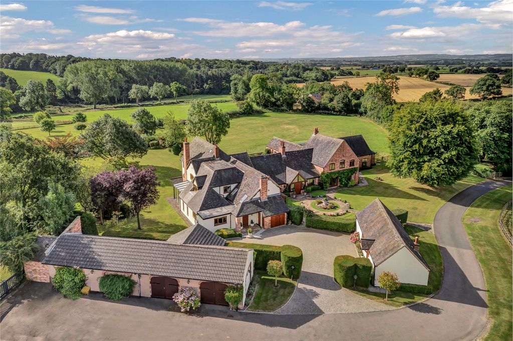 Property photo 3 of 33 Aerial
