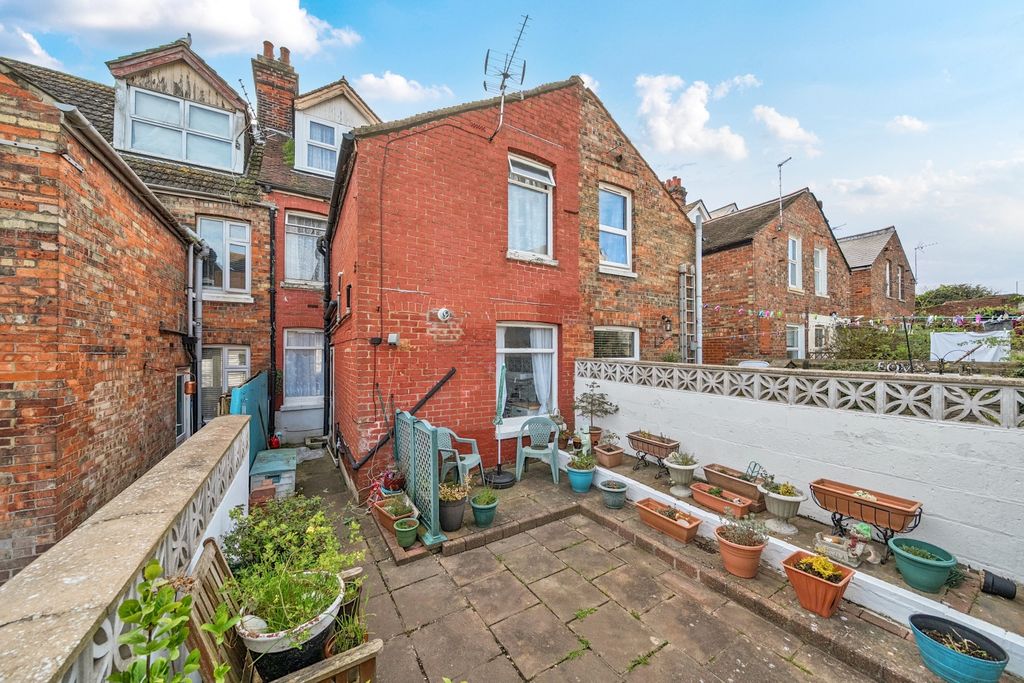 Property photo 2 of 20 Garden