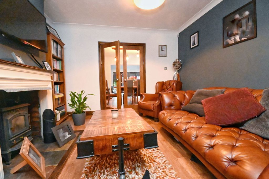 Property photo 3 of 25