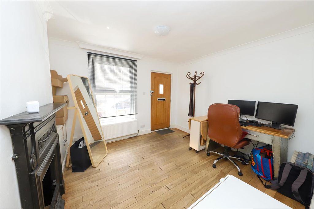 Property photo 2 of 12