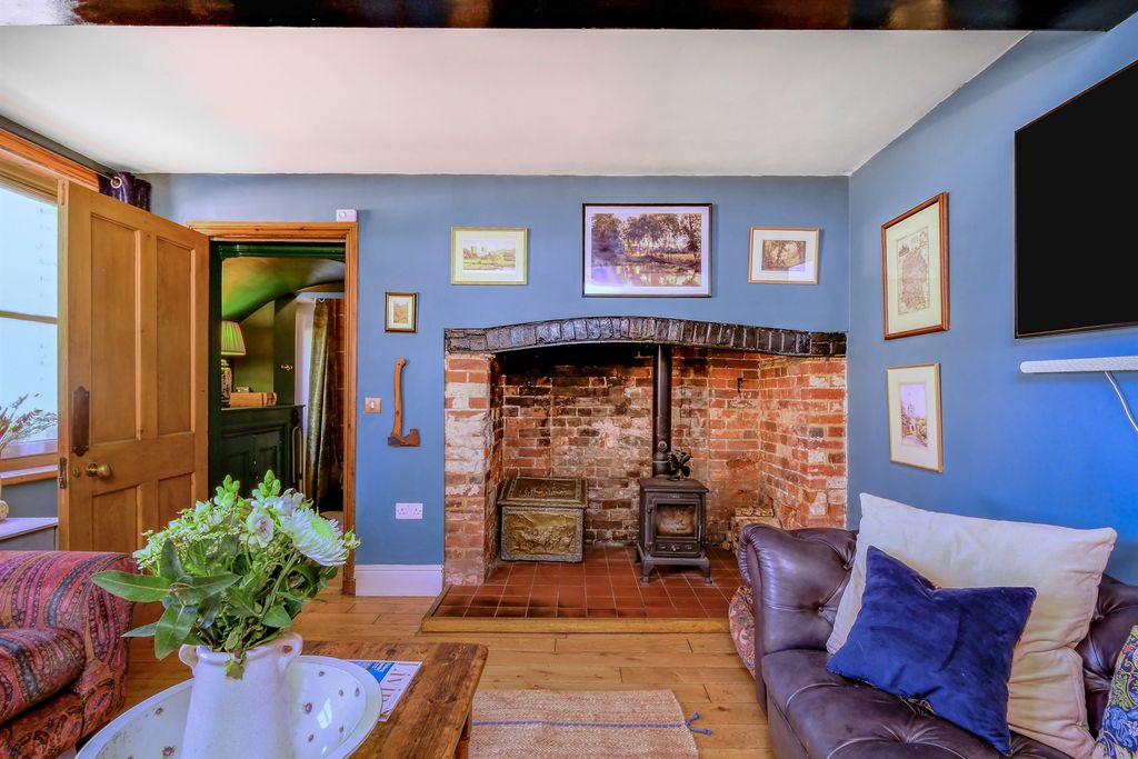 Property photo 2 of 13