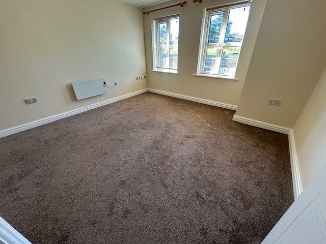 Property photo 2 of 6 Lounge 
