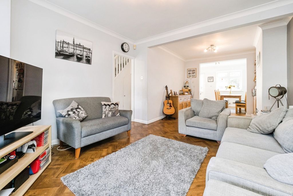 Property photo 2 of 38 Pbox-Img.Jpg