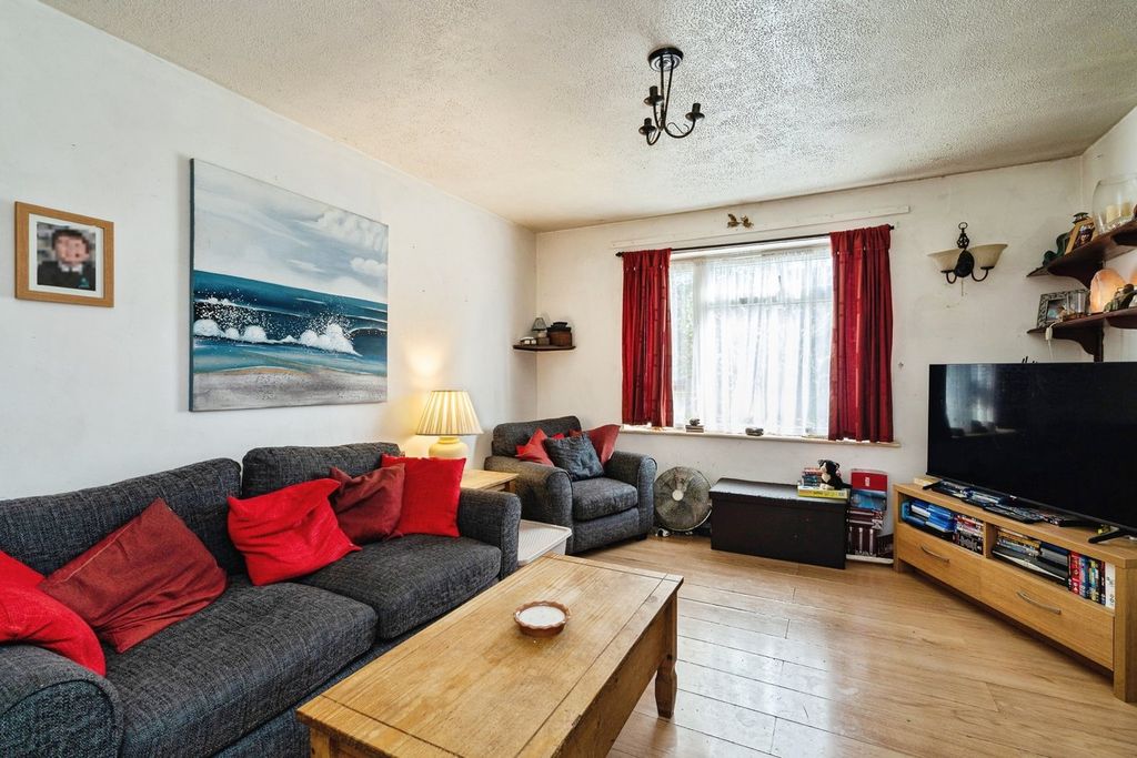 Property photo 3 of 14