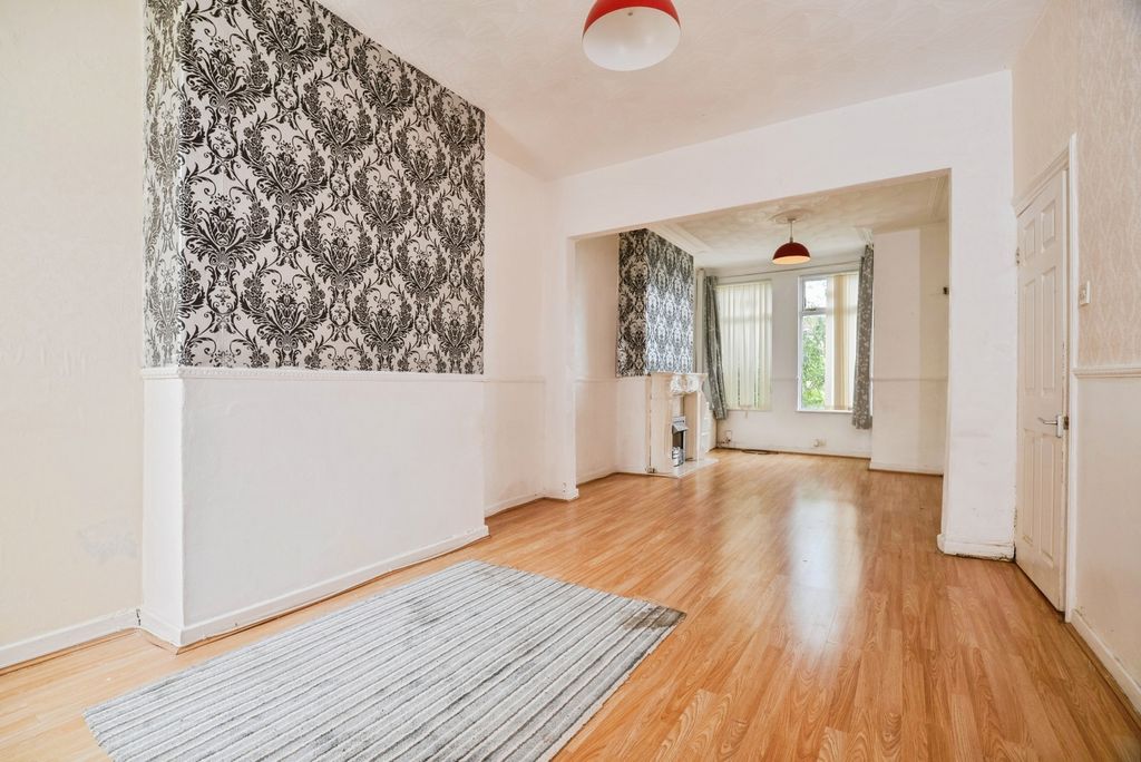 Property photo 3 of 14 Pbox-Img.Jpg