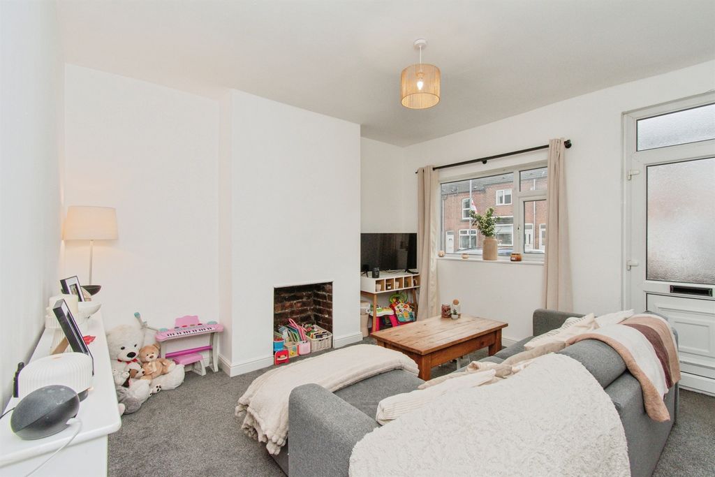 Property photo 2 of 13