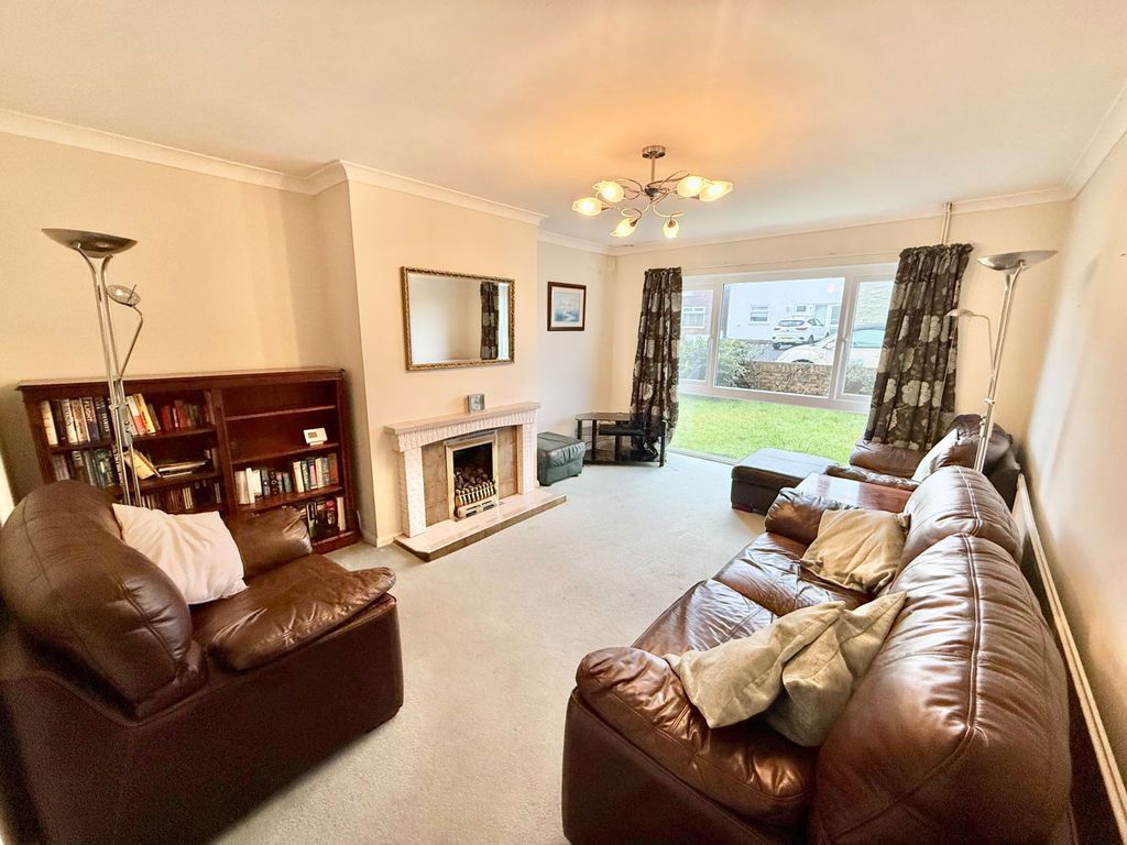 Property photo 2 of 24