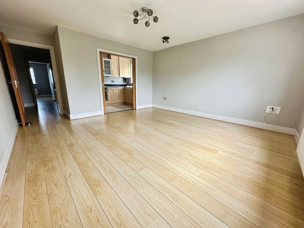 Property photo 3 of 9 Pbox-Img.Jpg