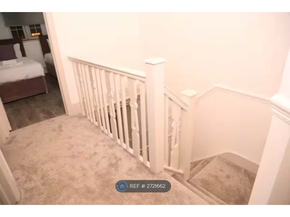 Property photo 2 of 18 Stairwell