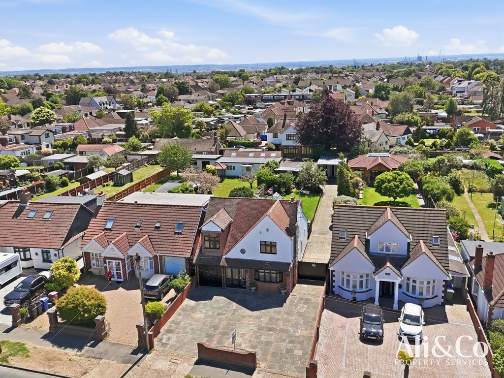 Property photo 2 of 35