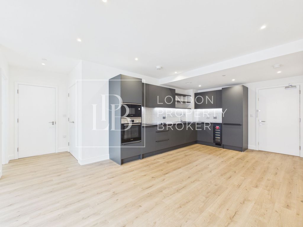 Property photo 1 of 21