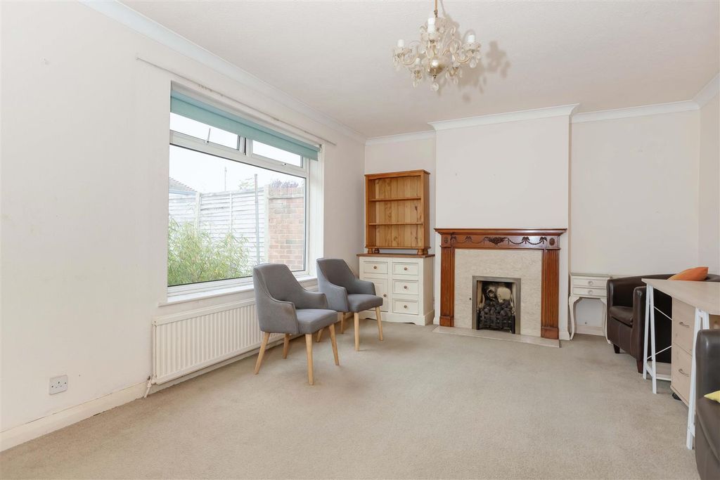 Property photo 3 of 17 Frobisher Way_5.Jpg