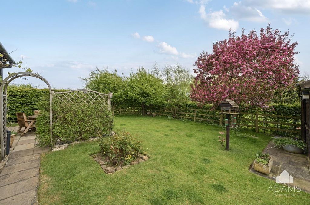 Property photo 2 of 17 Garden