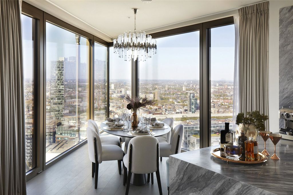 Property photo 3 of 11 Dining Area