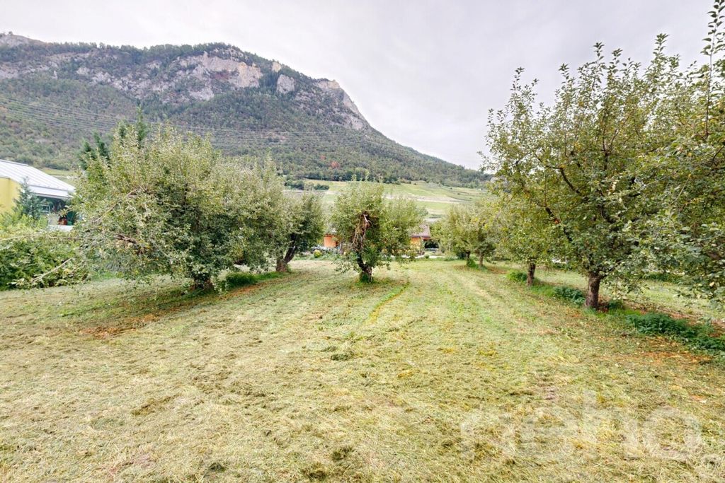 Property photo 3 of 11