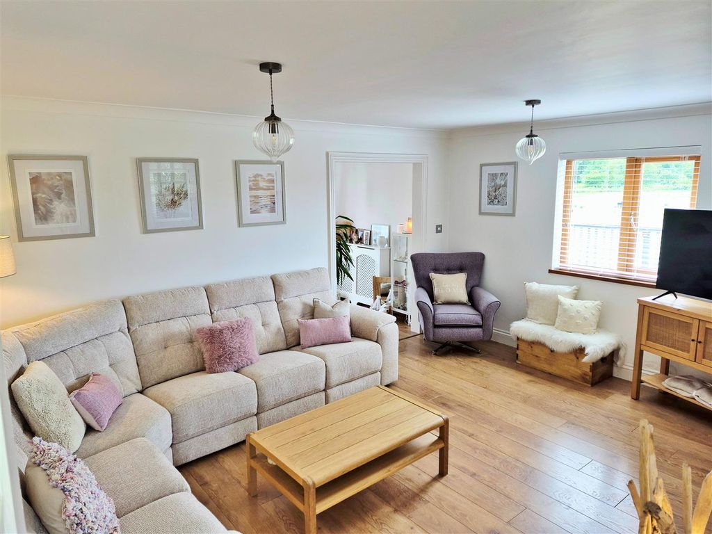 Property photo 1 of 25 10002.Jpg