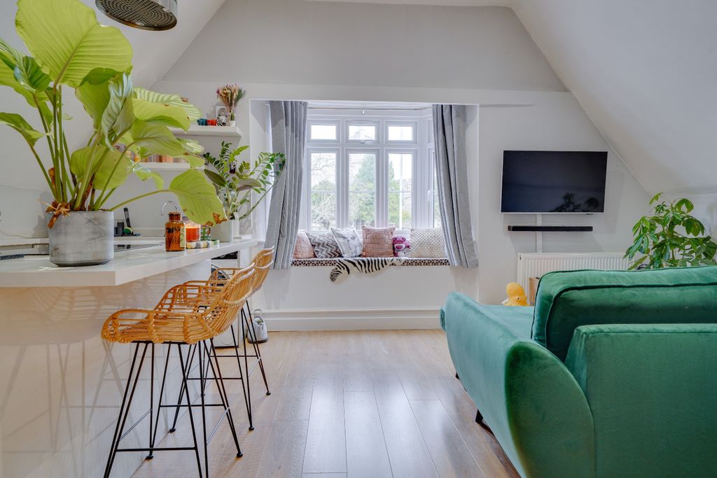 Property photo 3 of 15 4249753