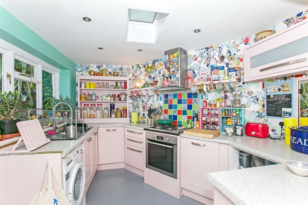 Property photo 2 of 18 Kitchen