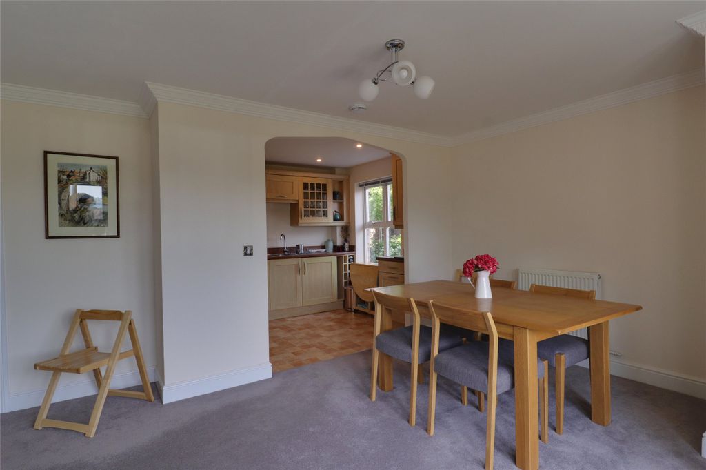 Property photo 3 of 12 Picture No. 11