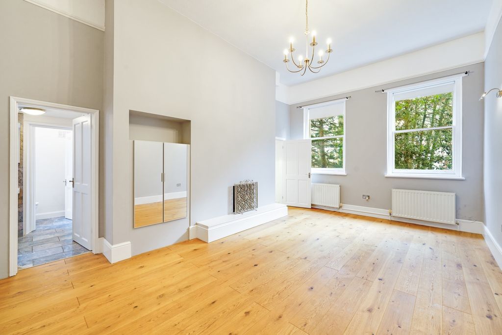 Property photo 1 of 11 Photo 2