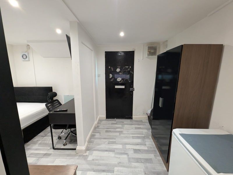 Property photo 3 of 8 Gallery