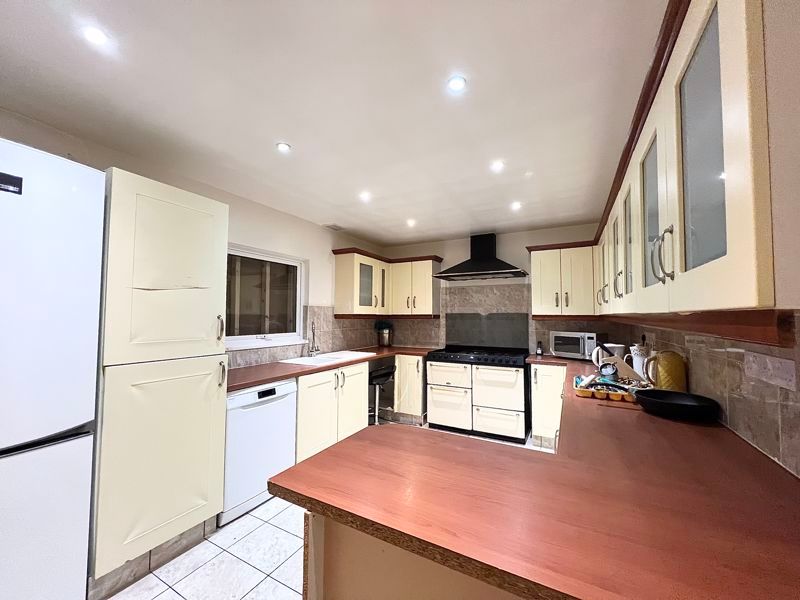 Property photo 2 of 10 Photo 2