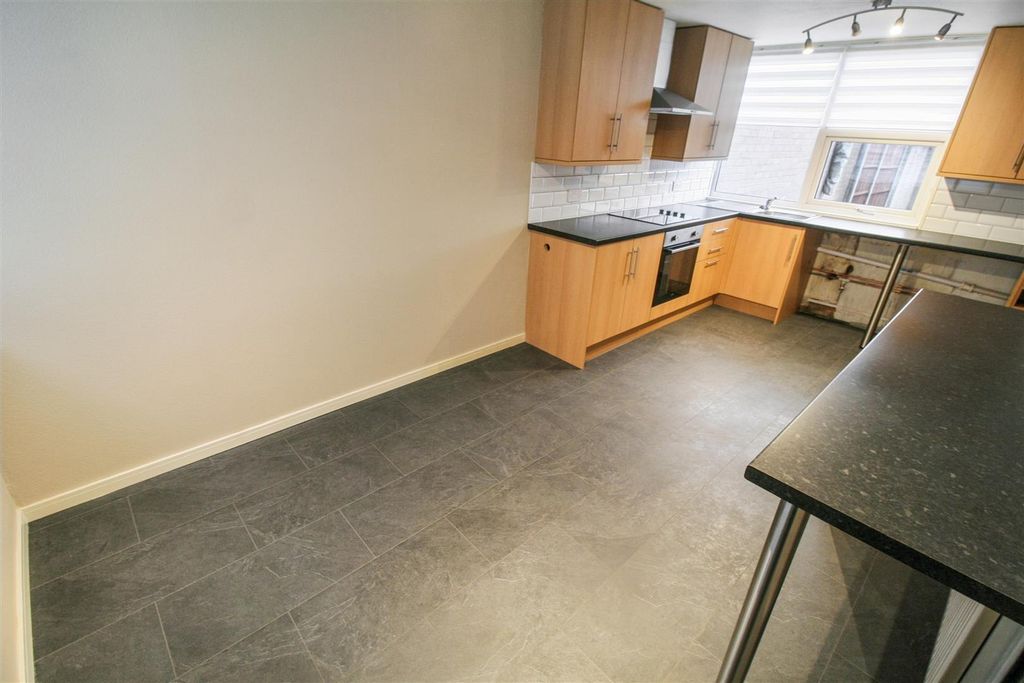 Property photo 3 of 14 Kitchen / Diner