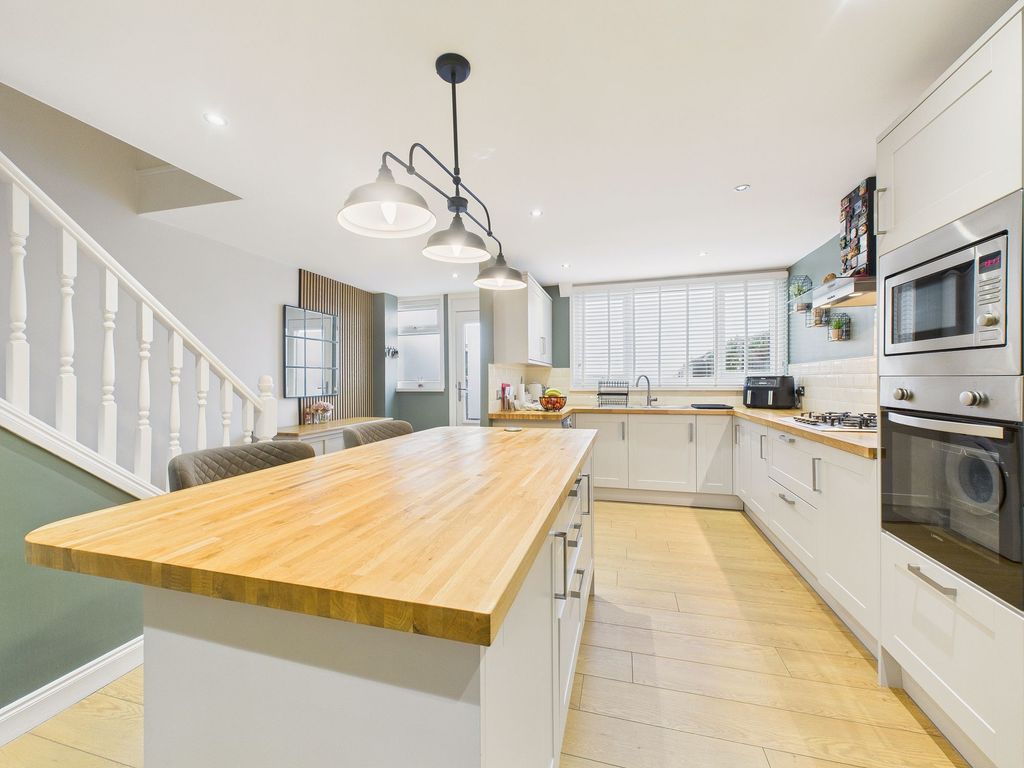 Property photo 1 of 12 Kitchen